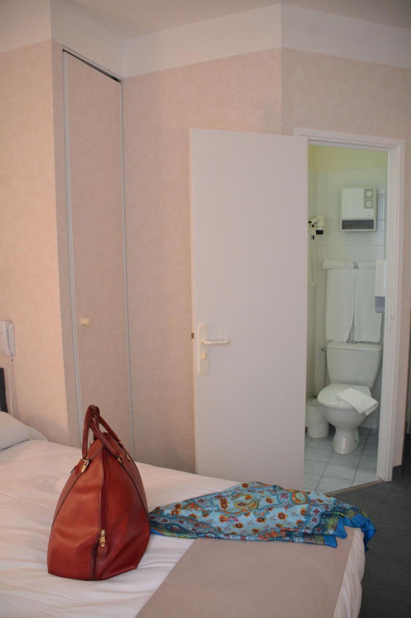 Hotel de France Saint-Geniez-dʼOlt Habitación foto