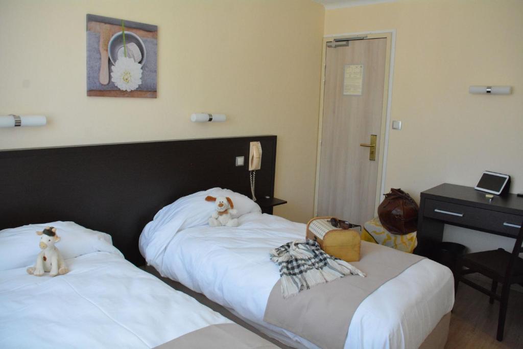 Hotel de France Saint-Geniez-dʼOlt Habitación foto
