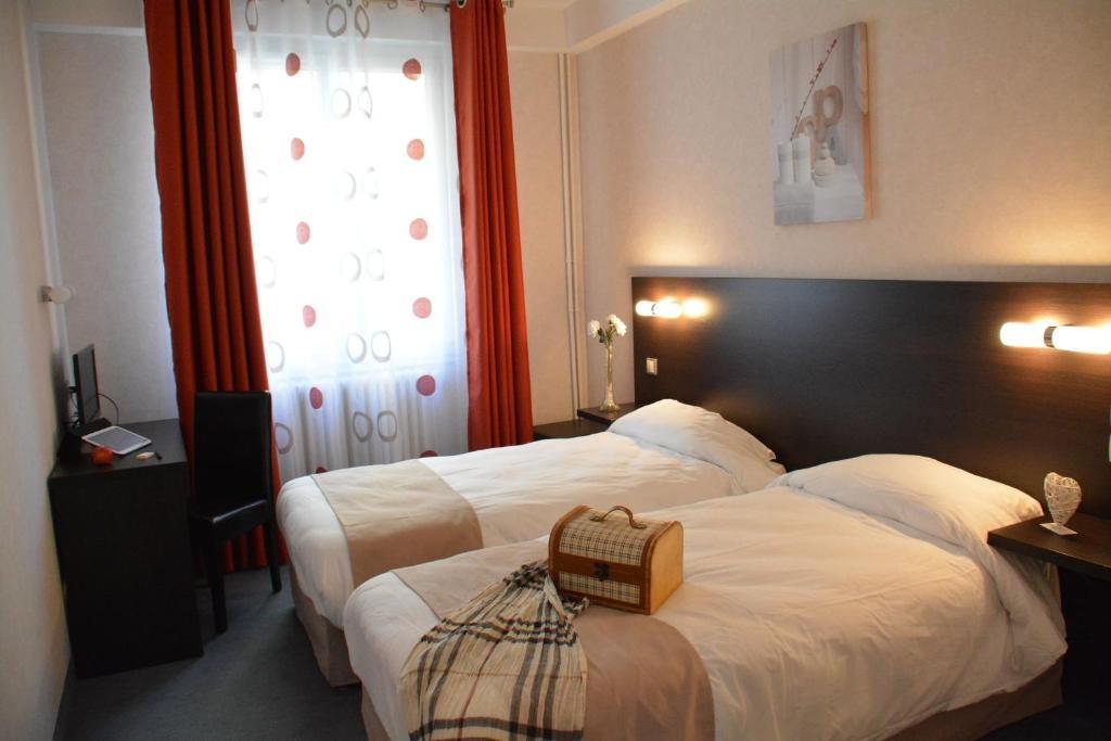 Hotel de France Saint-Geniez-dʼOlt Habitación foto